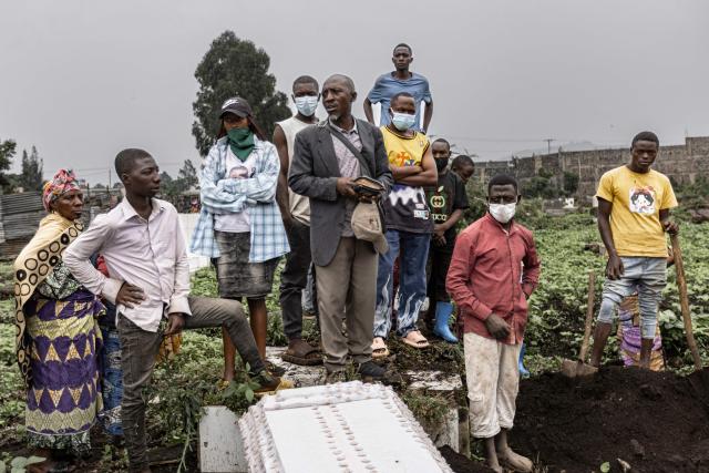 (FILES) Friends and relatives gather during a funeral at the ITIG Graveyard in Goma on February 4, 2025 where fresh graves have been dug to accomodate victims of the recent violence. A year after the M23 armed group seized Goma, residents of the major city in eastern DRC are living in a "catastrophic" situation, according to the Congolese government spokesperson.
On January 26, 2025, a million residents were sheltering in their homes when the Congolese army and its allies abandoned the capital of North Kivu province. Hundreds of Rwandan soldiers, allied with the anti-government armed group M23, had just crossed the border and entered the lakeside city, at the cost of intense fighting that left thousands dead.
Felix Tshisekedi, his successor as the DRC's president, accuses Kabila of being the brains behind the armed group. (Photo by Michel Lunanga / AFP)