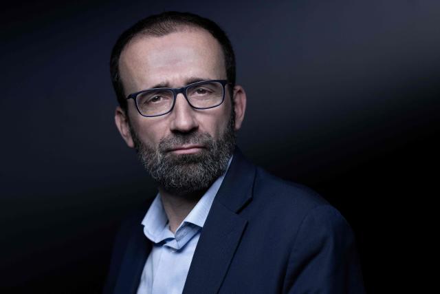 Children's Defender, Eric Delemar, poses during a photo session in Paris on January 23, 2026. Eric Delemar, on January 23, 2026, warns of the ‘human, psychological and economic’ cost of failing to take into account a youth that is ‘increasingly stigmatised’. No-kid zones, sexual violence, child protection: children's rights are ‘regularly violated’ in France, laments Delemar, calling for a real ‘political wake-up call.’ (Photo by JOEL SAGET / AFP)