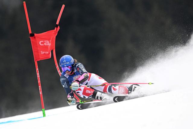 France's Doriane Escane competes during the Women's Giant Slalom event of FIS Alpine Skiing World Cup in Spindleruv Mlyn on January 24, 2026. (Photo by Michal Cizek / AFP)