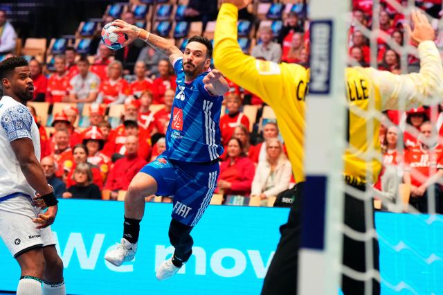 France's pivot #23 Ludovic Fabregas shoots the ball during the men's EHF Euro 2026 main round handball match France vs Portugal in Herning, Denmark, on January 24, 2026. (Photo by Sebastian Elias Uth / Ritzau Scanpix / AFP) / Denmark OUT