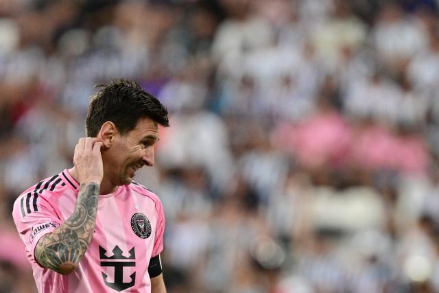 Inter Miami's Argentine forward #10 Lionel Messi gestures during the friendly football match between Peru's Alianza Lima and the US' Inter Miami at the Alejandro Villanueva Stadium in Lima on January 24, 2025. (Photo by Connie FRANCE / AFP)