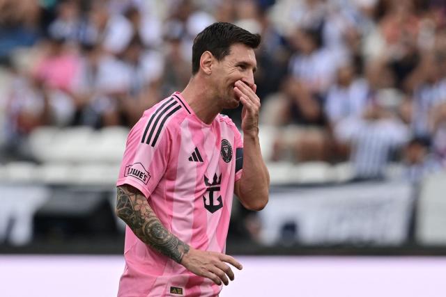 Inter Miami's Argentine forward #10 Lionel Messi gestures during the friendly football match between Peru's Alianza Lima and the US' Inter Miami at the Alejandro Villanueva Stadium in Lima on January 24, 2025. (Photo by Connie FRANCE / AFP)