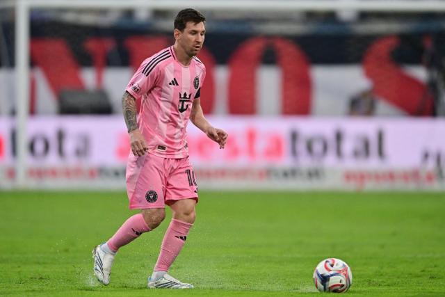 Inter Miami's Argentine forward #10 Lionel Messi controls the ball during the friendly football match between Peru's Alianza Lima and the US' Inter Miami at the Alejandro Villanueva Stadium in Lima on January 24, 2025. (Photo by Connie FRANCE / AFP)