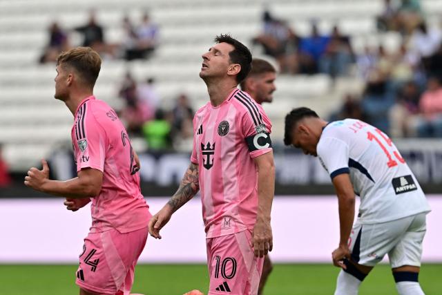 Inter Miami's Argentine forward #10 Lionel Messi gestures during the friendly football match between Peru's Alianza Lima and the US' Inter Miami at the Alejandro Villanueva Stadium in Lima on January 24, 2025. (Photo by Connie FRANCE / AFP)