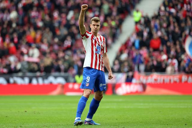 Atletico Madrid's Norwegian forward #09 Alexander Sorloth celebrates scoring the opening goal during the Spanish league football match between Club Atletico de Madrid and RCD Mallorca at Metropolitano Stadium in Madrid on January 25, 2026. (Photo by Pierre-Philippe MARCOU / AFP)