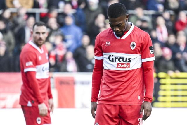 Antwerp's German midfielder #30 Christopher Scott reacts during the Belgian "Pro League" First Division football match between Royal Antwerp FC and Sporting Charleroi, at Bosuilstadion stadium, in Antwerp, on January 25, 2026. (Photo by Tom Goyvaerts / Belga / AFP) / Belgium OUT