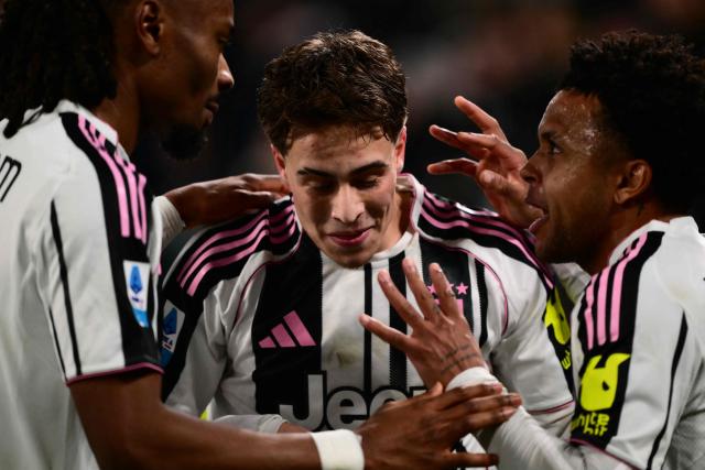 Juventus' Turkish forward #10 Kenan Yildiz (C) celebrates with Juventus' US midfielder #22 Weston McKennie and Juventus' French midfielder #19 Khephren Thuram-Ulien (R) after scoring a goal during the Italian Serie A football match between Juventus and Napoli at the Allianz Stadium in Turin on January 25, 2026. (Photo by MARCO BERTORELLO / AFP)
