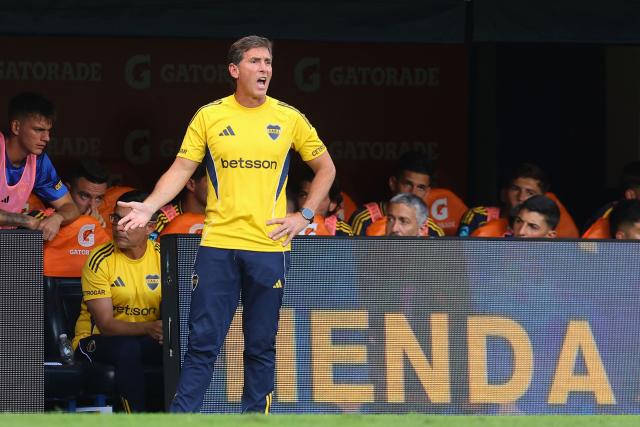Boca Juniors' head coach Claudio Ubeda gestures during the Argentine Professional Football League 2026 Apertura Tournament match between Boca Juniors and Deportivo Riestra at La Bombonera Stadium in Buenos Aires on January 25, 2026. (Photo by ALEJANDRO PAGNI / AFP)