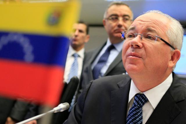 (FILES) Venezuela's Minister of petroleum and mining Rafael Ramirez attends the the 164th OPEC  (Organization of the Petroleum Exporting Countries) meeting in Vienna, on December 4, 2013. Former oil czar Rafael Ramirez denounced on January 25, 2026, that Venezuela is seeking to “privatize” its industry with a reform of its Hydrocarbons Law, which has already been voted in favor of with a view to facilitating business with Washington and increasing the flow of dollars. (Photo by ALEXANDER KLEIN / AFP)