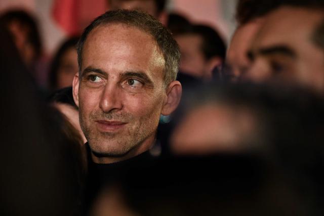 (FILES) Place publique's centre-left party leader and Frane's MEP Raphaлl Glucksmann attends a meeting of the united left at La Bellevilloise in Paris on January 14, 2026. The primary will be without him. But the PS's last score in a national election was with him. Aware of this dilemma among the socialists, Raphael Glucksmann wants to convince them to abandon the primary of the unitarians in favour of a resolutely social-democratic ‘platform’. (Photo by Martin LELIEVRE / AFP)