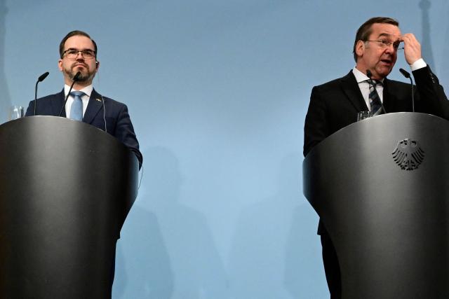 German Defence Minister Boris Pistorius (R) and Lithuania's defence minister Robertas Kaunas give a press conference at the defence ministry in Berlin, on January 26, 2026. (Photo by John MACDOUGALL / AFP)