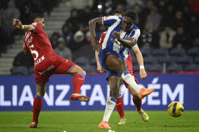 FC Porto's Spanish forward #09 Samuel Omorodion kicks the ball during the Portuguese League football match between FC Porto and Gil Vicente FC at Dragao stadium in Porto, on January 26, 2026. (Photo by Miguel RIOPA / AFP)