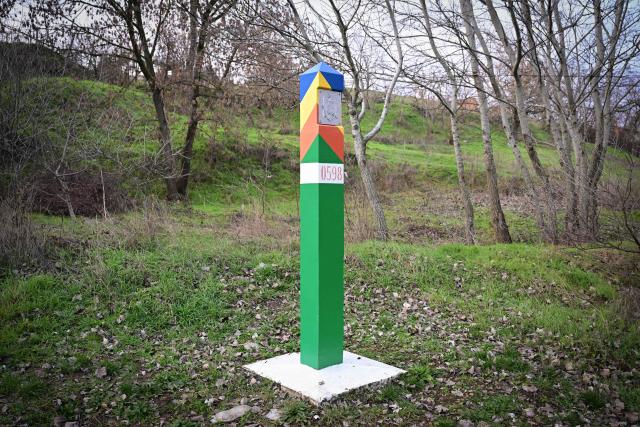 This photograph taken on January 6, 2026 shows a border post in Tudora village, few kilometres away from the border crossing point Palanca-Maiaki between Moldova and Ukraine on January 6, 2026. Since the start of the conflict in February 2022, Moldova has recorded dozens of violations of its airspace, and several Russian missiles and drones have crashed on its territory. The latest, a Shahed drone carrying 50 kilograms of explosives, fell 12 kilometres northwest of Palenca on January 22 without causing any damage. In November, the former Soviet republic, which is neither a member of the European Union nor NATO, was forced to close its borders. (Photo by Daniel MIHAILESCU / AFP)