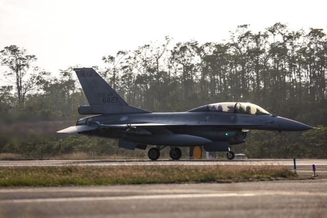 A Taiwanese air force F-16V fighter aircraft taxis for take off during a military exercise at Chiayi Air Base in Chiayi on January 27, 2026. (Photo by I-Hwa Cheng / AFP)