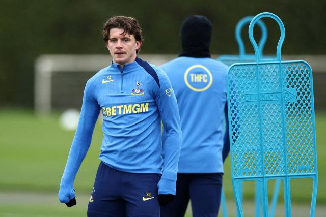 Tottenham Hotspur's English midfielder #22 Conor Gallagher takes part in a team training session at the Tottenham training centre in Enfield, north London, on January 27, 2026, the eve of their UEFA Champions League league phase football match against Eintracht Frankfurt in Germany. (Photo by Henry NICHOLLS / AFP)