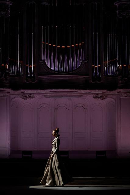 A model presents a creation by Julien Fournie for Women's Haute Couture Spring/Summer 2026 collection fashion show as part of the Paris Haute Couture Fashion Week, in Paris, on January 27, 2026. (Photo by Sebastien DUPUY / AFP)