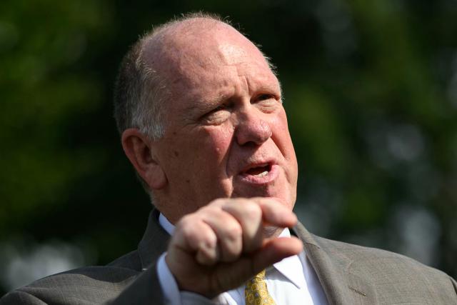 (FILES) White House 'border czar' Tom Homan speaks to reporters after a television interview outside of the West Wing of the White House in Washington, DC on August 28, 2025. Homan, President Donald Trump's "border czar," arrived in Minneapolis on January 27, 2026, as the US president struggled with damage control after the fatal shootings of two civilians fueled a storm of criticism over his signature immigration crackdown. Some federal agents -- including Gregory Bovino, a Border Patrol commander famed for reveling in aggressive, televised immigration crackdowns -- were expected to leave Minneapolis. (Photo by Mandel NGAN / AFP)