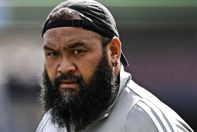 (FILES) La Rochelle's French prop and assistant coach Uini Atonio attends a warm up session prior the French Top 14 rugby union match between Montpellier Herault Rugby and Stade Rochelais (La Rochelle) at the Septeo Stadium in Montpellier, southern France on October 4, 2025. La Rochelle and France XV prop Uini Atonio “will not be able to continue his playing career” after being hospitalized on January 27, 2026 for a heart attack, Stade Rochelais announced. (Photo by GABRIEL BOUYS / AFP)