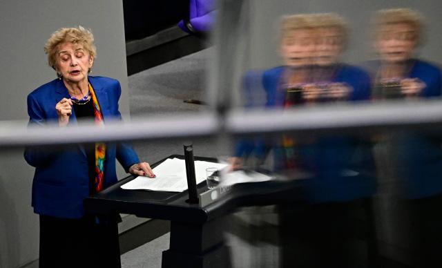 Holocaust survivor Tova Friedman addresses delegates and state authorities during a commemoration for the victims of National Socialism at the Bundestag (lower house of parliament) on January 28, 2026 in Berlin. The International Holocaust Remembrance Day takes place every year on January 27, the anniversary of the Red Army's liberation of the Auschwitz-Birkenau Nazi concentration camp. The day commemorates the six million Jewish people murdered during the Holocaust, and the millions more murdered under Nazi persecution. (Photo by Tobias SCHWARZ / AFP)