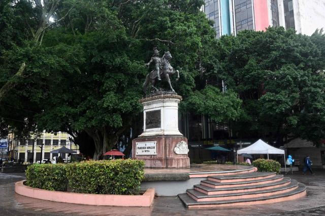 A view of the equestrian monument to Honduran-born liberal Francisco Morazan at the central park of Tegucigalpa taken on January 28, 2026. (Photo by Johan ORDÓÑEZ / AFP)