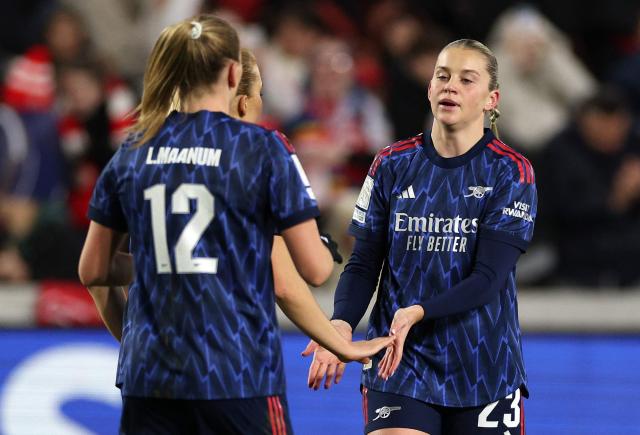 Arsenal's English striker #23 Alessia Russo (R) celebrates scoring the team's fifth goal during the FIFA Women's Champions Cup semi-final football match between Arsenal Women and ASFAR (Association Sportive des Forces Armees Royales - Royal Army Club) at the Gtech Community Stadium in London on January 28, 2026. (Photo by Adrian Dennis / AFP)