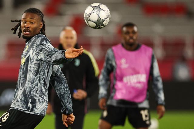 Juventus' French midfielder #19 Khephren Thuram-Ulien controls the ball during a warm-up session ahead of the UEFA Champions League league phase day 8 football match between AS Monaco and Juventus at the Stade Louis II in the Principality of Monaco on January 28, 2026. (Photo by Valery HACHE / AFP)