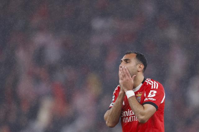 Benfica's Greek forward #14 Vangelis Pavlidis reacts after missing a chance during the UEFA Champions League league phase day 8 football match between SL Benfica and Real Madrid CF at Estadio da Luz in Lisbon on January 28, 2026. (Photo by FILIPE AMORIM / AFP)