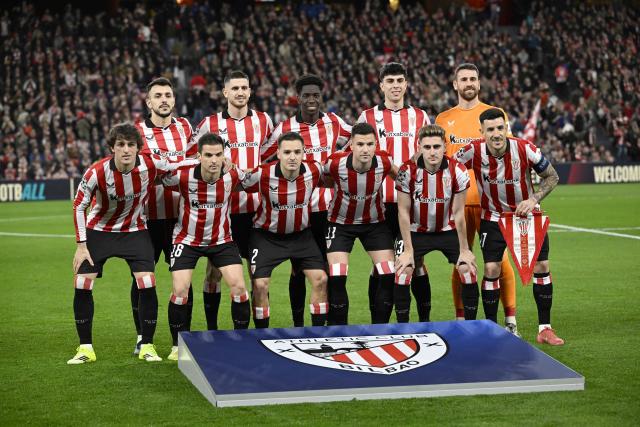 Athletic Bilbao's players pose prior the UEFA Champions League league phase day 8 football match between Athletic Club Bilbao and Sporting CP at San Mames Stadium in Bilbao on January 28, 2026. (Photo by ANDER GILLENEA / AFP)