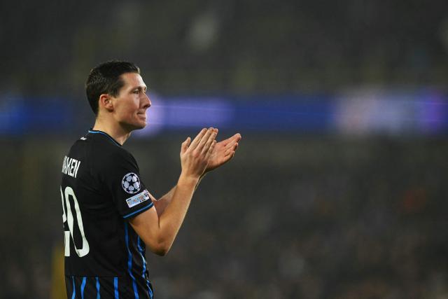Club Brugge's Belgian midfielder #20 Hans Vanaken claps to supporters at the end of the UEFA Champions League, league phase day 8, football match between Club Brugge KV and Olympique de Marseille, at the Jan Breydel Stadium in Bruges on January 28, 2026. (Photo by NICOLAS TUCAT / AFP)