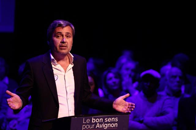 French former journalist Olivier Galzi, candidate for the city hall of Avignon, delivers a speech during his first campaign rally for France's upcoming municipal elections in Avignon, southern France, on January 29, 2026. French voters head to the polls for municipal elections on March 15 and 22, 2026. (Photo by Thibaud MORITZ / AFP)