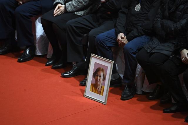 A portrait of a victim is pictured during a funeral mass for the victims of the trains accident who killed 45 persons in Adamuz, on January 29, 2026, in Huelva. The January 18 accident near the southern village of Adamuz - one of Europe's deadliest rail disasters this century - has raised questions about the country's rail safety. (Photo by JORGE GUERRERO / AFP)