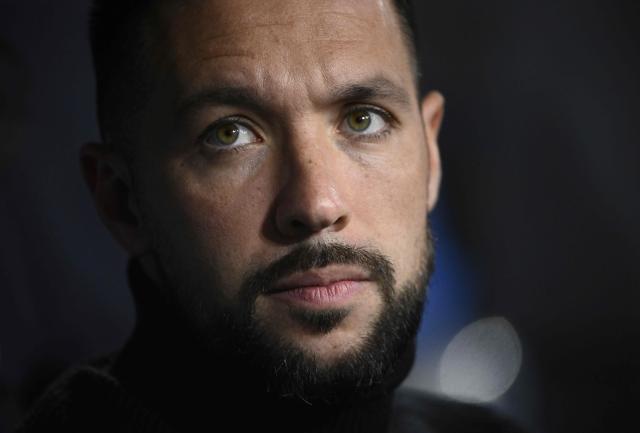 FC Porto's Italian coach Francesco Farioli looks on prior the UEFA Europa League 1st round day 8 football match between FC FC Porto and Glasgow Rangers at Dragao stadium in Porto on January 29, 2026. (Photo by Miguel RIOPA / AFP)