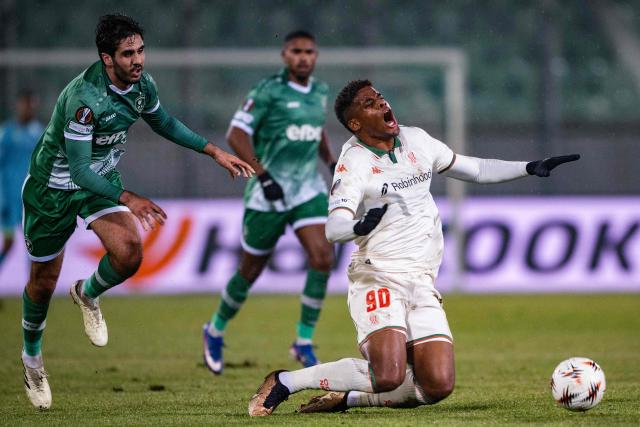 Nice's Spanish forward #90 Kevin Carlos (R) is fouled during the UEFA Europa League - League phase, Matchday 8 - football match between PFK Ludogorets Razgrad and OGC Nice at the Huvepharma Arena in Razgrad on January 29, 2026. (Photo by Nikolay DOYCHINOV / AFP)