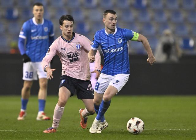 RC Genk's Belgian midfielder #08 Bryan Heynen (R) and Malmo FF's Swedish midfielder #40 Kenan Busuladzic (C) fight for the ball during the UEFA Europa League - League phase, Matchday 8 - football match between KRC Genk and Malmo FF at the Cegeka Arena in Genk on January 29, 2026. (Photo by Johan Eyckens / BELGA / AFP) / Belgium OUT