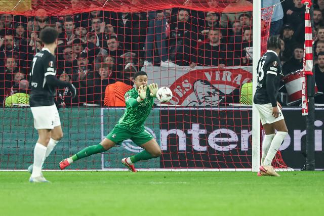 SC Freiburg's German goalkeeper #01 Noah Atubolu makes a save during the UEFA Europa League - League phase, Matchday 8 - football match between LOSC Lille and SC Freiburg at the Pierre Mauroy Stadium in Villeneuve d'Ascq, northern France, on January 29, 2026. (Photo by Sameer Al-DOUMY / AFP)
