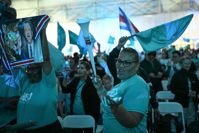 Supporters of Costa Rica’s Sovereign People party presidential candidate Laura Fernandez attends her campaign closing event in San Jose on January 29, 2026. Costa Rica will hold a presidential election on February 1, 2026. (Photo by Marvin RECINOS / AFP)