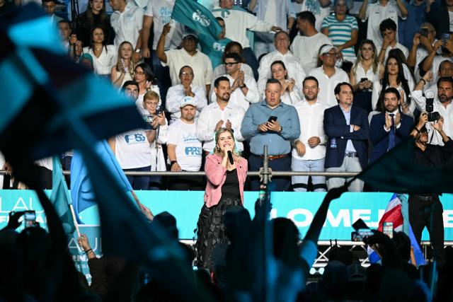 Costa Rica's presidential candidate of the Sovereign People party, Laura Fernandez, speaks during her closing campaign in San Jose on January 29, 2026. Costa Rica will hold a presidential election on February 1, 2026. (Photo by Marvin RECINOS / AFP)