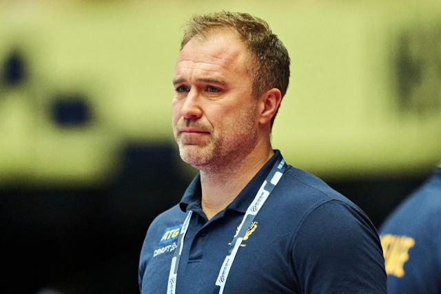 Sweden's national coach Michael Apelgren looks on during the men's EHF Euro 2026 handball placement match Portugal vs Sweden in Herning, Denmark, on January 30, 2026. (Photo by Thomas Traasdahl / Ritzau Scanpix / AFP) / Denmark OUT