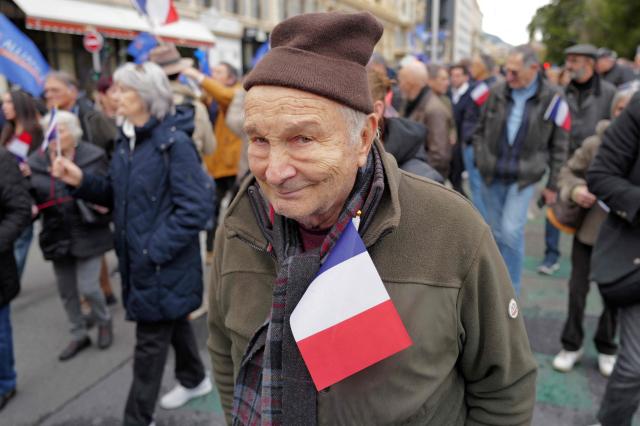 Police officers and citizens take part in a demonstration called by the union Alliance Police Nationale to denounce the lack of ressources in their corporation in Nice on January 31, 2026. (Photo by Valery HACHE / AFP)