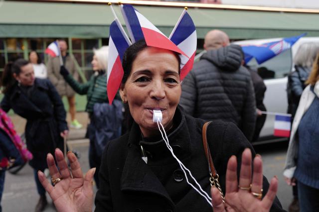 Police officers and citizens take part in a demonstration called by the union Alliance Police Nationale to denounce the lack of ressources in their corporation in Nice on January 31, 2026. (Photo by Valery HACHE / AFP)