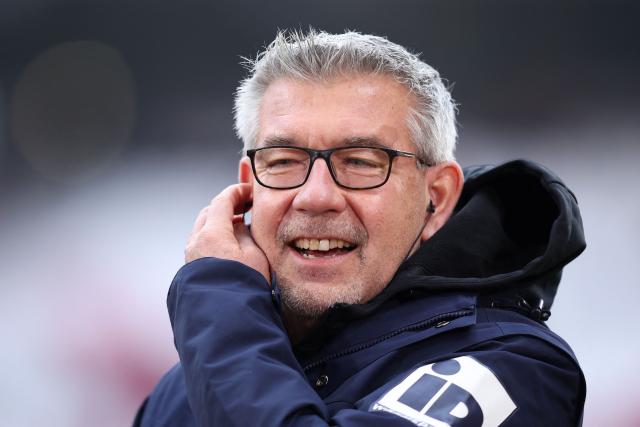 Mainz' Swiss head coach Urs Fischer looks on prior to the German first division Bundesliga football match between RB Leipzig and Mainz 05 in Leipzig, eastern Germany, on January 31, 2026. (Photo by Ronny HARTMANN / AFP) / DFL REGULATIONS PROHIBIT ANY USE OF PHOTOGRAPHS AS IMAGE SEQUENCES AND/OR QUASI-VIDEO