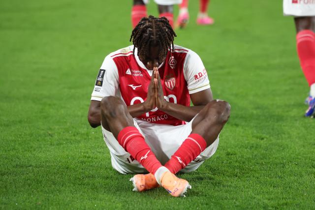 Monaco's French midfielder #28 Mamadou Coulibaly (C) celebrates after scoring his team's third goal during the French L1 football match between AS Monaco and Stade Rennais FC at the Louis II Stadium (Stade Louis II) in the Principality of Monaco on January 31, 2026. (Photo by Valery HACHE / AFP)
