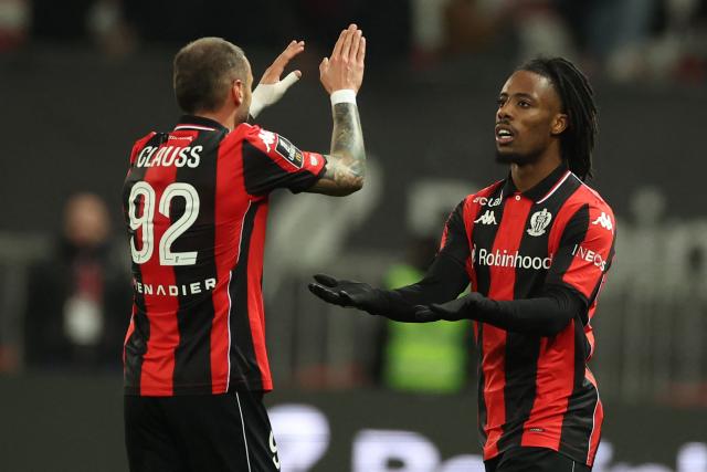 Nice’s French forward #11 Elye Wahi (R) celebrates after scoring a goal during the French L1 football match between OGC Nice and Stade Brestois 29 (Brest) at the Allianz Riviera Stadium in Nice, south-eastern France, on February 1, 2026.  (Photo by Valery HACHE / AFP)