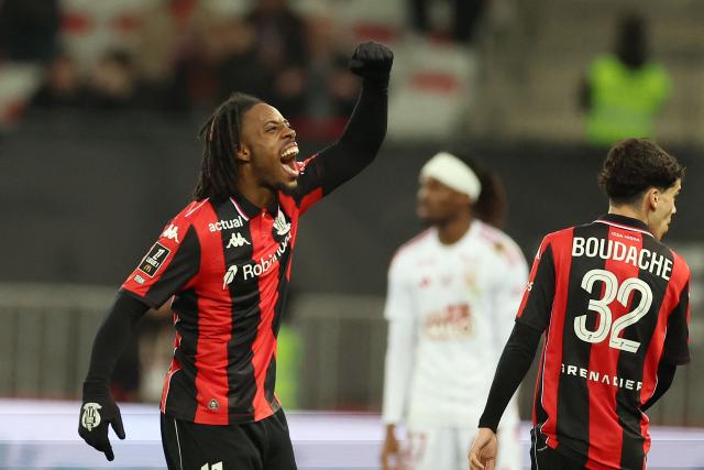 Nice’s French forward #11 Elye Wahi (L) celebrates after scoring a goal during the French L1 football match between OGC Nice and Stade Brestois 29 (Brest) at the Allianz Riviera Stadium in Nice, south-eastern France, on February 1, 2026.  (Photo by Valery HACHE / AFP)