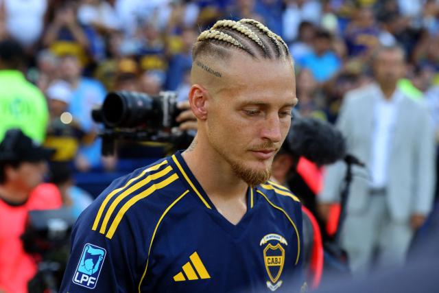 Boca Juniors' midfielder #25 Santiago Ascacibar looks on ahead of the Argentine Professional Football League 2026 Apertura Tournament match between Boca Juniors and Newell's Old Boys at La Bombonera stadium in Buenos Aires on February 1, 2026. (Photo by ALEJANDRO PAGNI / AFP)