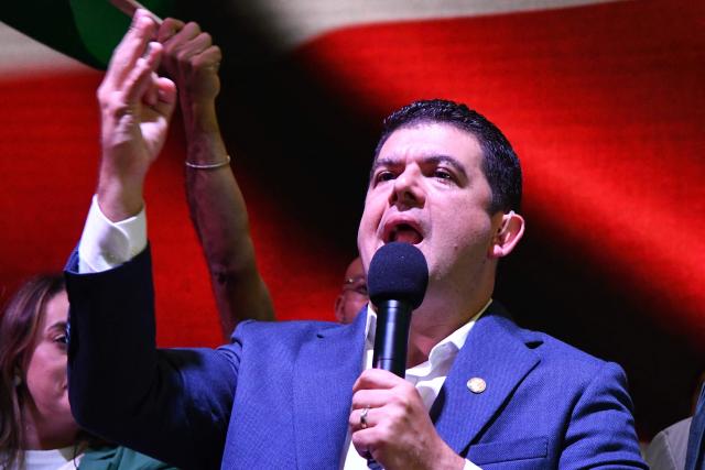 Costa Rica’s presidential candidate from the Liberation Party, Alvaro Ramos, delivers his concession speech after the presidential election results at the Crowne Plaza Corobici hotel in San Jose on February 1, 2026. Right-wing law-and-order candidate Laura Fernandez enjoyed a commanding lead in the country's presidential election, according to partial results from the February 1 vote, which was dominated by concern over drug-related crime. (Photo by EZEQUIEL BECERRA / AFP)