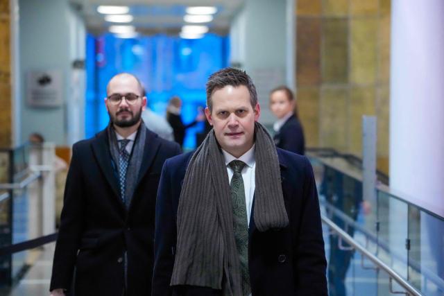 Investigative leader Andreas Kruszewski (L) and state prosecutor Sturla Henriksbo (R) arrive before the second day of the trial against Marius Borg Hoiby at Oslo's courthouse, on February 4, 2026. The son of Norway's crown princess pleaded not guilty to four counts of rape at the opening of his high-profile trial in Oslo, an AFP journalist in the courtroom reported. (Photo by Ole Berg-Rusten / NTB / AFP) / Norway OUT
