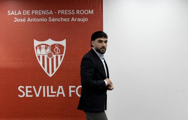 French midfielder Neal Maupay looks on during his presentation as new Seville FC player, in Seville on February 4, 2026. (Photo by CRISTINA QUICLER / AFP)