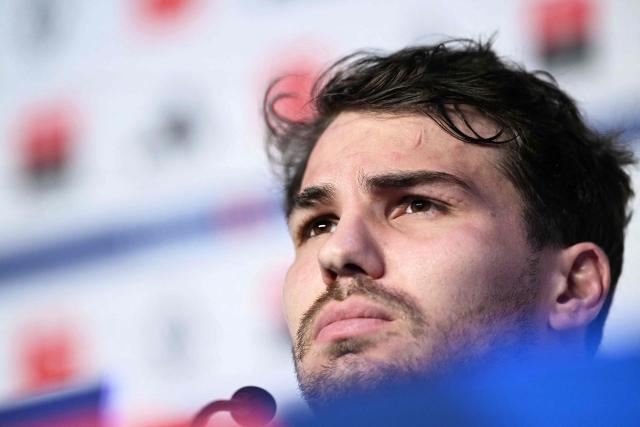 France's scrum-half Antoine Dupont holds a press conference after the captain’s run on the eve of the Six Nations rugby union match between France and Ireland at the Stade de France in Saint-Denis, near Paris, on February 4, 2026. (Photo by Julie SEBADELHA / AFP)