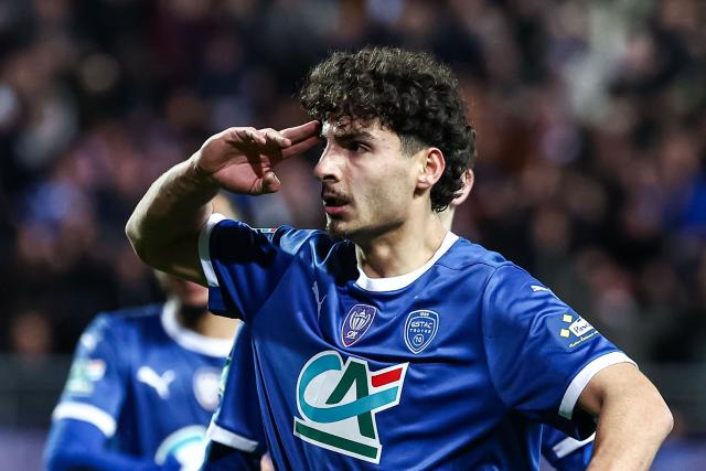 Troyes' French midfielder #05 Martin Adeline celebrates scoring his team's first goal during the French Cup round of 16 football match between Estac Troyes and Lens RC at the Stade de l'Aube in Troyes on February 4, 2026. (Photo by Sameer Al-DOUMY / AFP)
